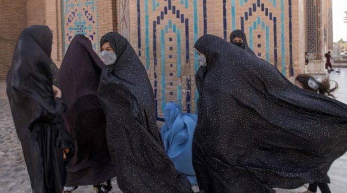 আফগানিস্তানে বিশ্ববিদ্যালয়গুলো ফের খুলে দেওয়া হলেও নারীরা নিষিদ্ধ