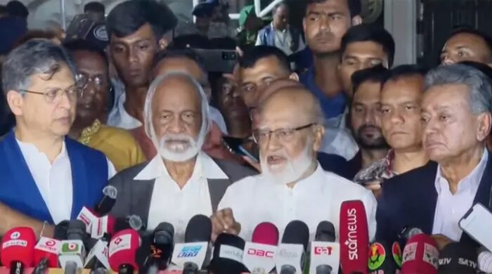 বিতর্কিত উপদেষ্টাদের বাদ ও ডিসেম্বরের মধ্যে নির্বাচনের দাবি বিএনপির